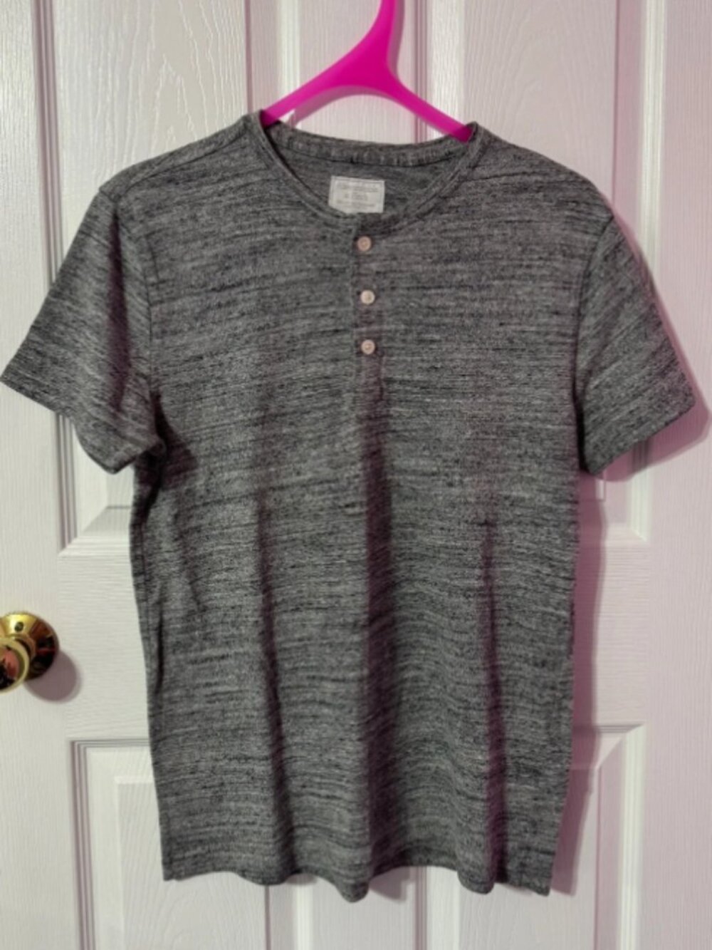 Abercrombie & Fitch Gray Short-Sleeve Henley Tee